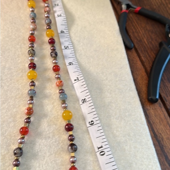 Elegant Multicolor Beaded Necklace - Picture 6 of 8